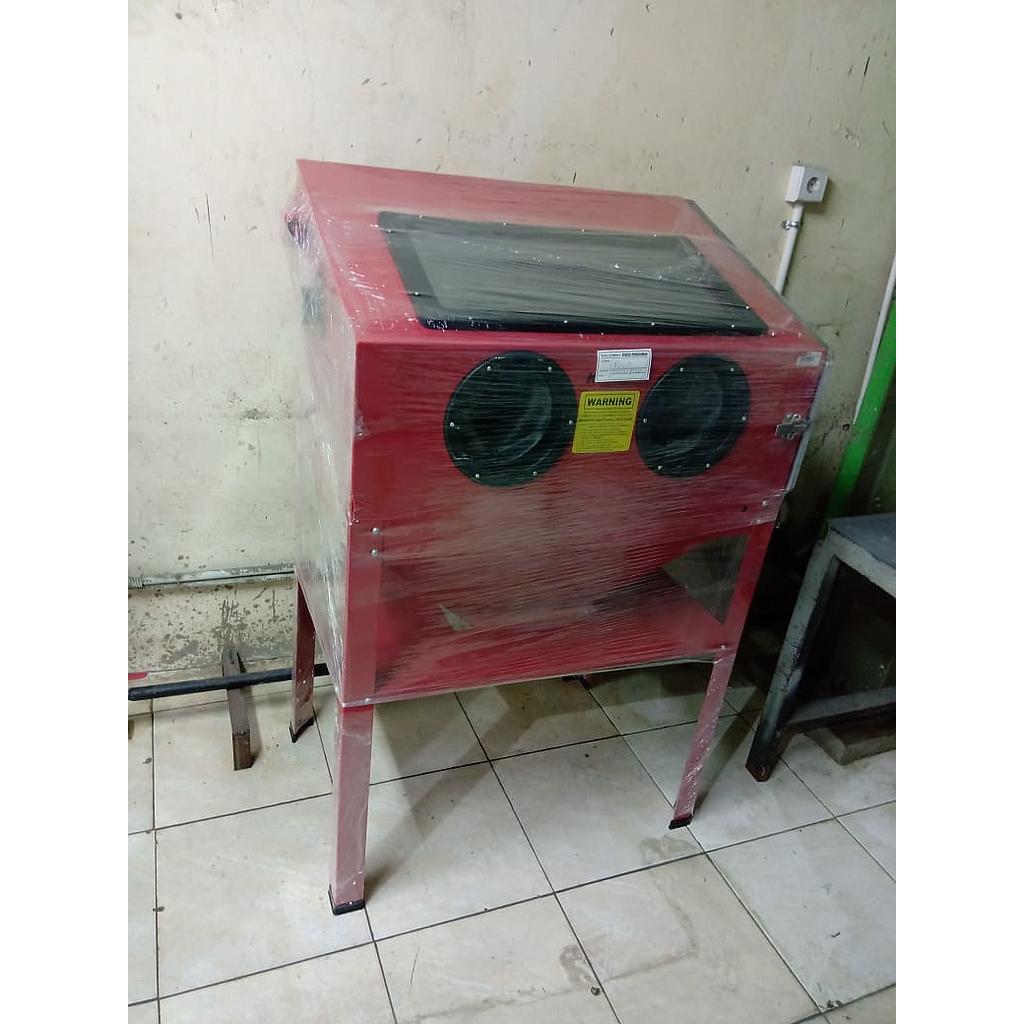 Sand Blasting Machine Stand; Brand Krisbow; Model KW1200170; Work Area 89X56X138cm