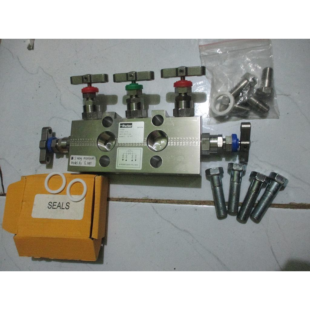 5 Way Manifold, Model: A1, 1/2" Npt Connection, 6000 Psi, Brand: Parker