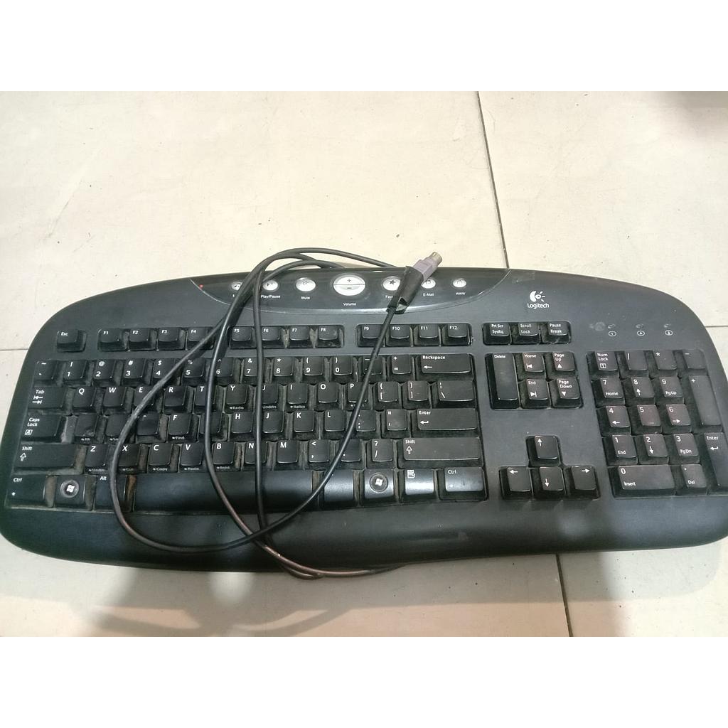 Keyboard Logitech, Model Y-SZ49, P/N 867449-0403, P/D BT728DG