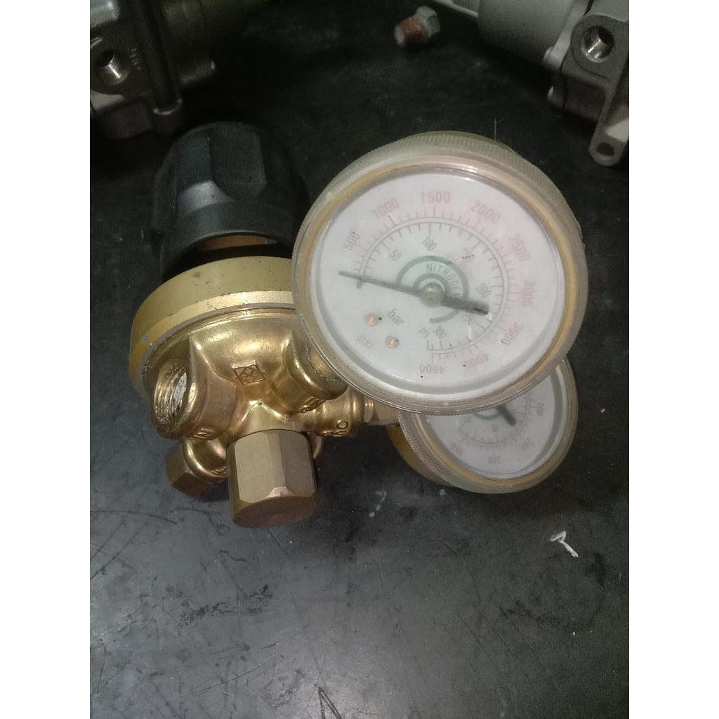 Regulator Gas Tanaka, Inlet 4500 PSI, Outlet 350 PSI