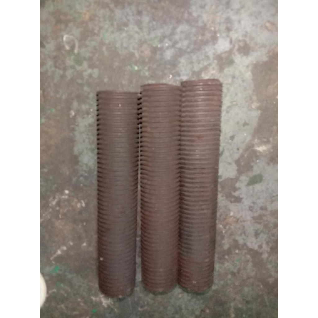 Stud Bolt (Alat Tes) Diameter 28mm, Panjang 14mm