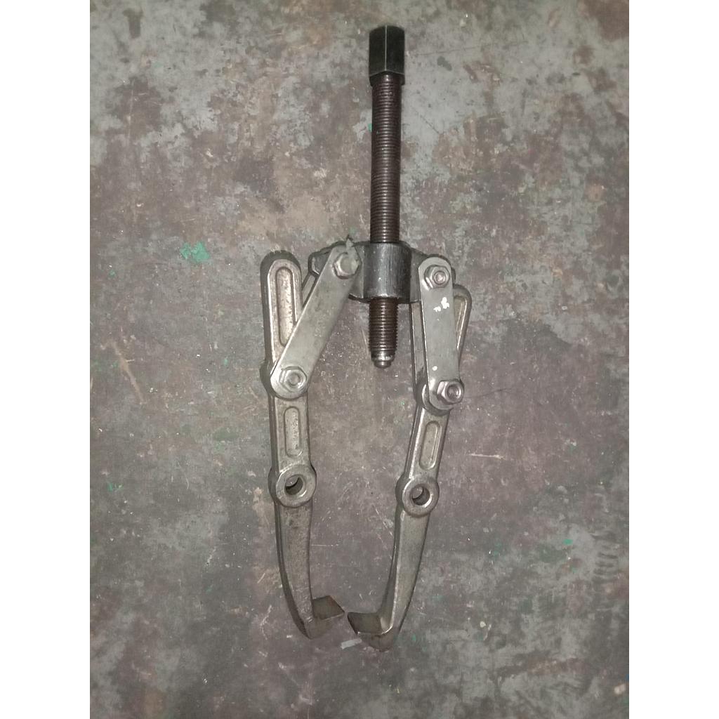 Tracker Kecil, Eye Brand 