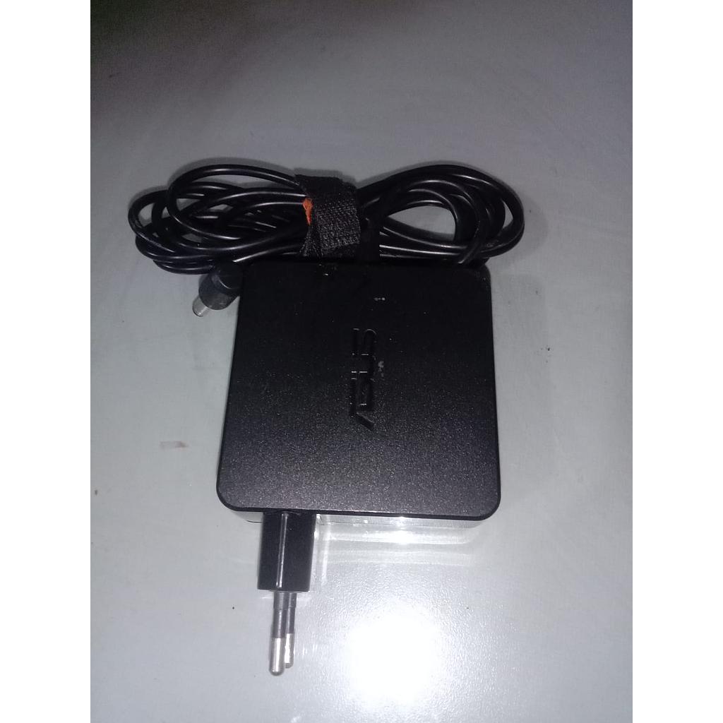 Adaptor Asus, Model ADP-65DW C